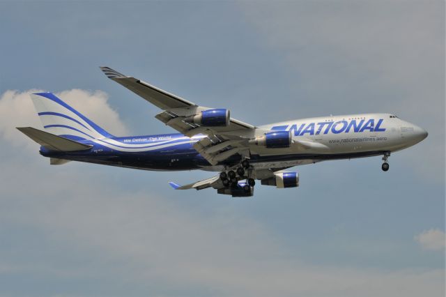 Boeing 747-400 (N919CA)