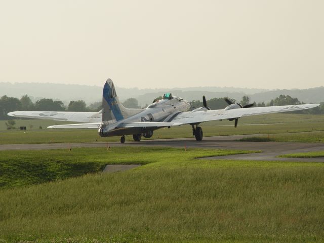 Boeing B-17 Flying Fortress (N483514) - This photo was taken 5/24/2004.  Aviation Adventures open house.