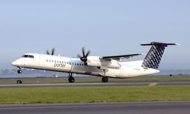 de Havilland Dash 8-400 (C-GLQL)