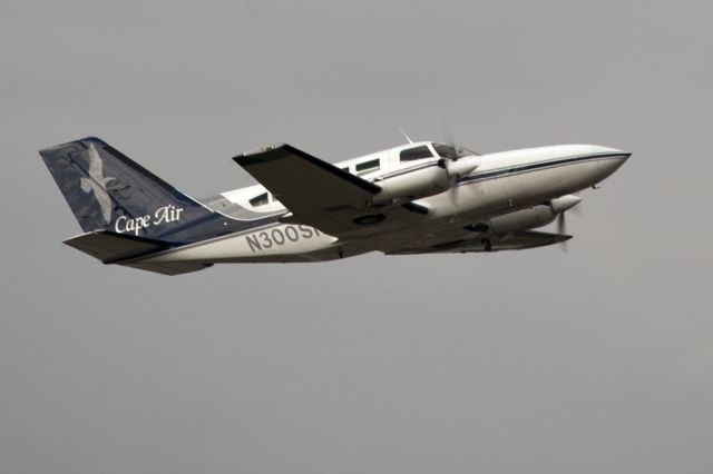 Cessna 402 (N300SN) - Take off RW16.