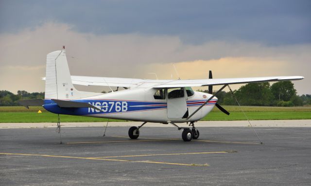 Cessna Skylane (N6373B) - Cessna Skylane 182A N6373B in Ann Arbor 