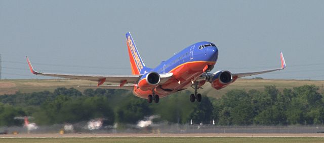 Boeing 737-700 (N255WN)