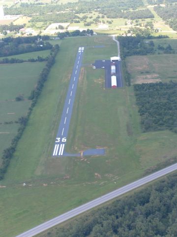 — — - Aurora Municipal Airport (2H2)  Aurora, Missouri