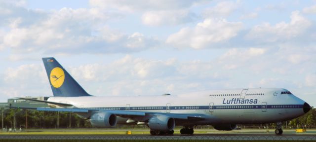 BOEING 747-8 (D-ABYT)