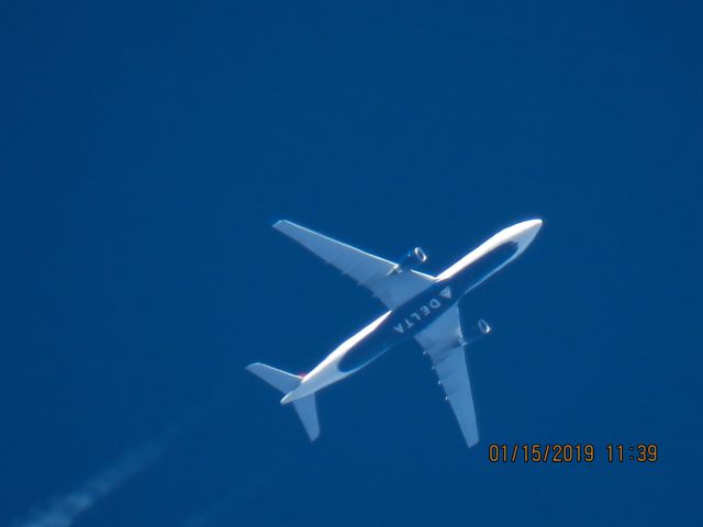 Airbus A330-300 (N831NW)