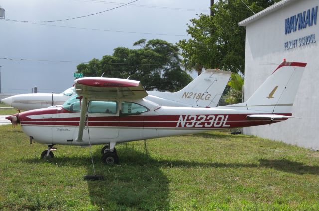 Cessna Skyhawk (N3230L)