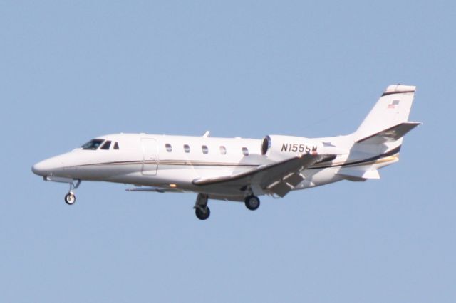 Cessna Citation Excel/XLS (N155SM) - N155SM on approach to Runway 32 at Sarasota-Bradenton International Airport