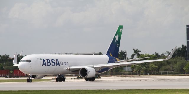 BOEING 767-300 —