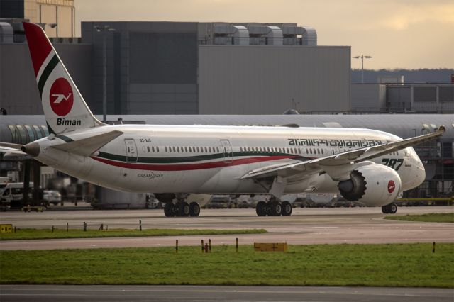 Boeing 787-9 Dreamliner (S2-AJX) - 26th March, 2023: The delayed BG 201 from Dhaka via Sylhet's Osmani International Airport is taxiing to the ramp after touching down on runway 09R at London Heathrow. 