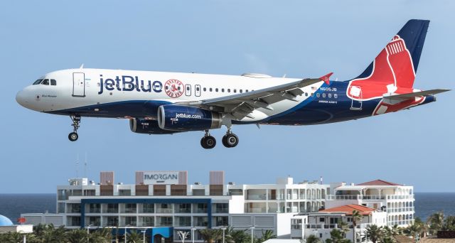 Airbus A320 (N605JB) - A new look at the JetBlue Bosten red Sox Airbus A320 N605JB while landing at St Maarten.br /30/07/21