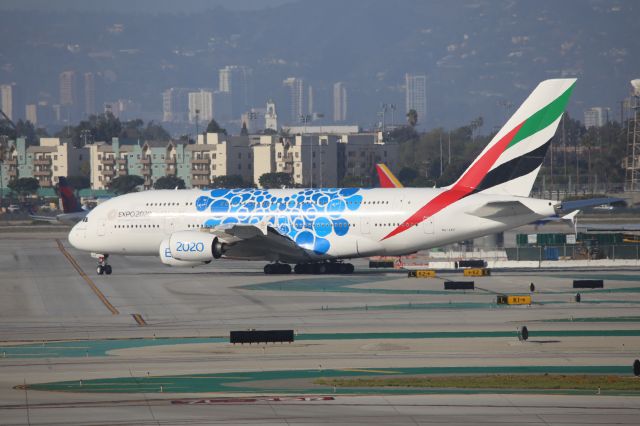 Airbus A380-800 (A6-EOF)
