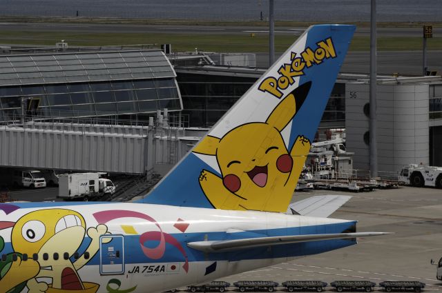 BOEING 777-300 (JA754A) - Visit at Haneda Intl Airport on 2013/05/16 "Pokemon c/s"