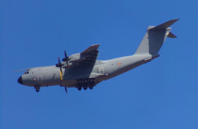 AIRBUS A-400M Atlas (T2301) - A400 over La Laguna (Tenerife - Canary Islands)