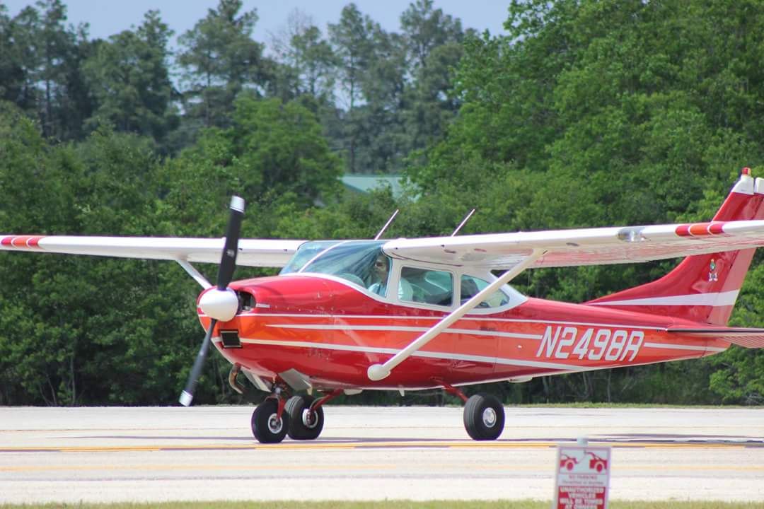 Cessna Skylane (N2498R)