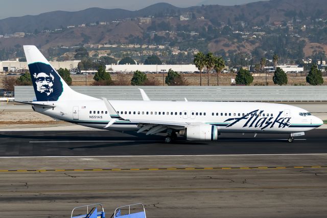 Boeing 737-800 (N551AS)