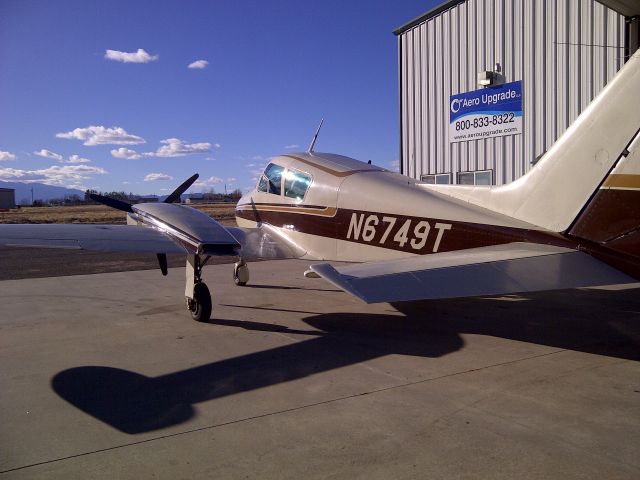 Cessna 310 (N6749T)