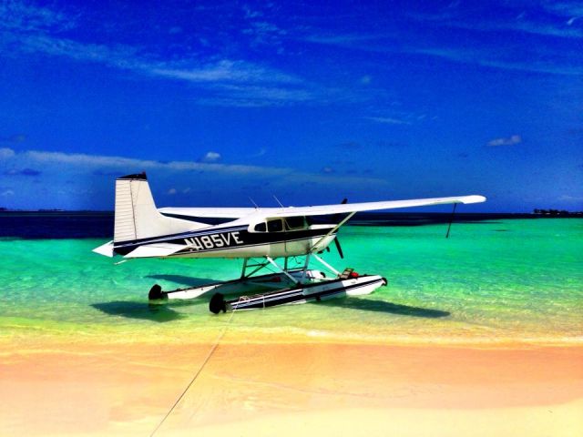 Cessna Skywagon (N185VE) - N185VE BAHAMAS TAKEN BY JKIRWIN EDIT BY TBONE73