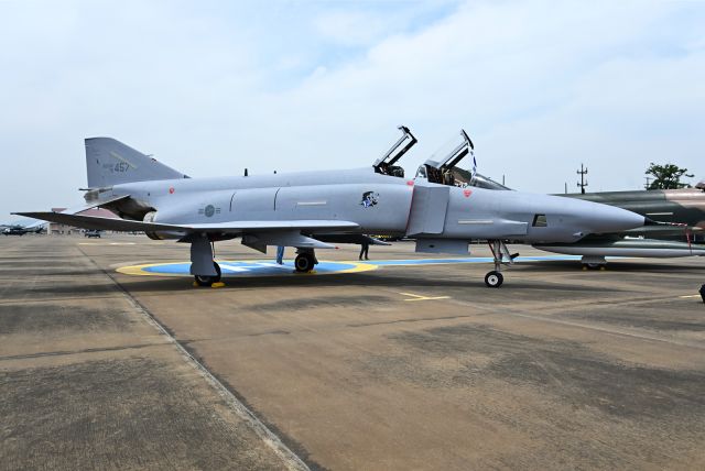 McDonnell Douglas F-4 Phantom 2 (N70457)