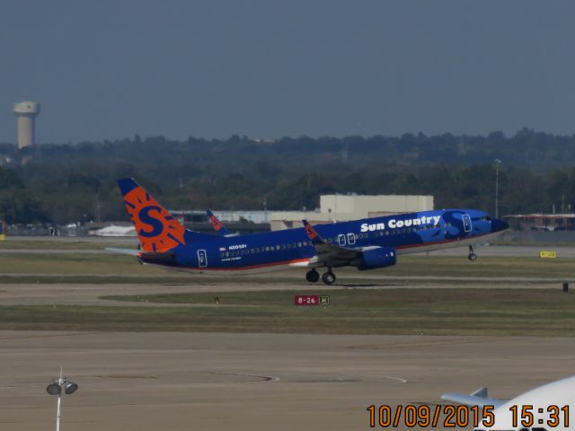 Boeing 737-800 (N805SY)