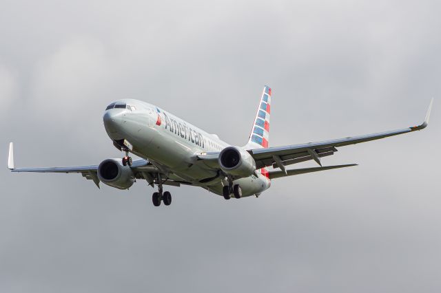 Boeing 737-800 (N926AN)