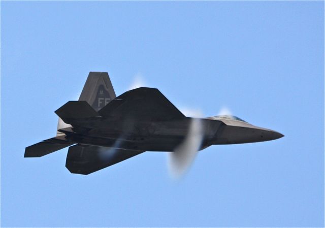 — — - NAS OCEANA AIR SHOW,2010,F-22,RAPTOR,DIFFERENT VIEW OF VAPOUR