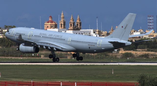 KAWASAKI XC-2 (ZZ331) - On landing RWY31