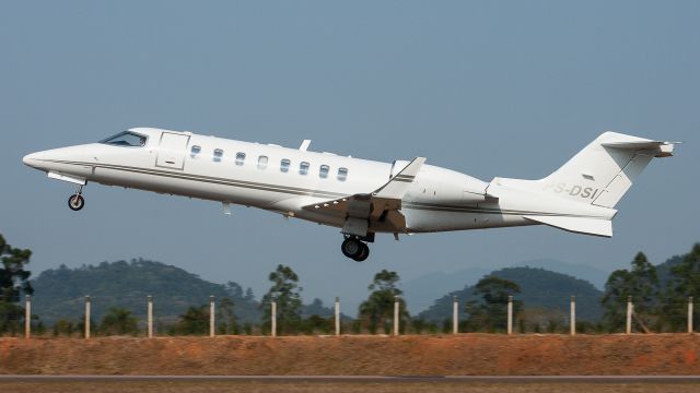 Learjet 45 (PS-DSI)