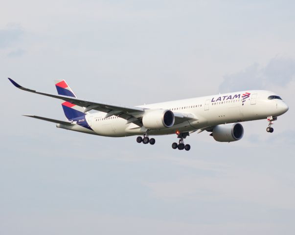 Airbus A350-900 (PR-XTE)