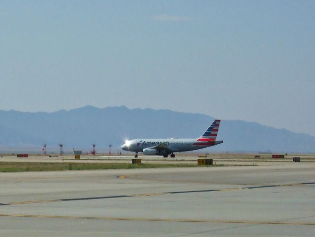 Airbus A319 (N821AW) - Headed to KPHX