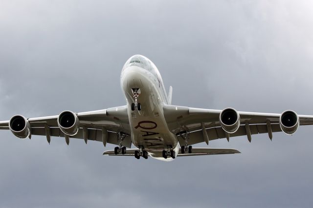 Airbus A380-800 (A7-APE)