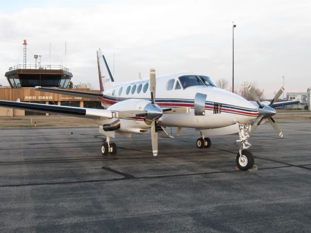 Beechcraft King Air 100 —