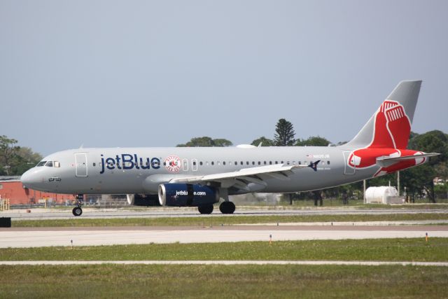 Airbus A320 (N605JB) - JetBlue Flight 741 (N605JB) "Boston Red Sox" arrives at Sarasota-Bradenton International Airport following a flight from Boston-Logan International Airport