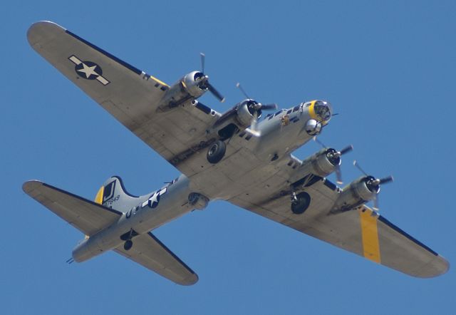 Boeing B-17 Flying Fortress (N390TH)