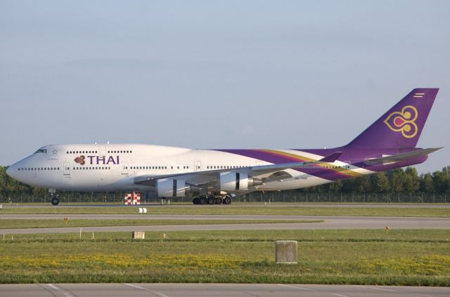 Boeing 747-400 (HS-TGO)