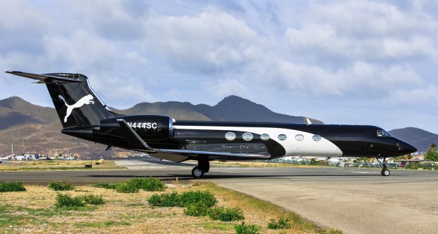 Gulfstream Aerospace Gulfstream V (N444SC) - Gulfstream Aerospace Gulfstream V (N444SC) better known as the Puma jet lining up for takeoff at TNCM St Maarten. 05/05/2019