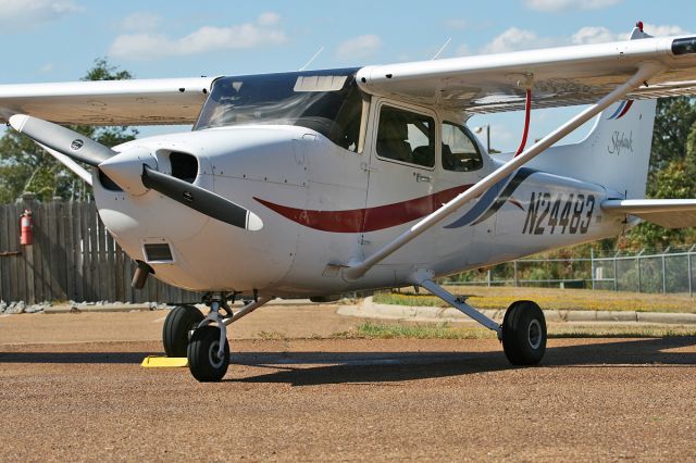 Cessna Skyhawk (N24483)