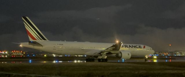 BOEING 777-300ER (F-GSQB) - Air France Flight AF006 taxiing to Runway 28 after diverting to St. John's (YYT) while enroute from Paris (CDG) to New York (JFK).