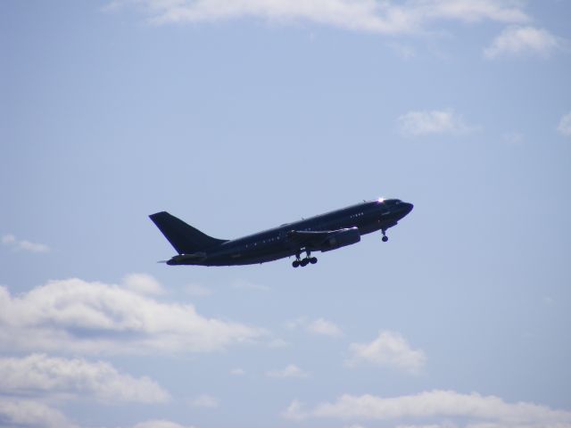 Airbus A319 — - cc-150 polaris doing an ILS touch and go, with only 1 engine. A training mission. Call signHusky One.