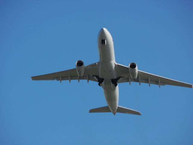 Airbus A330-300 (N282AY)