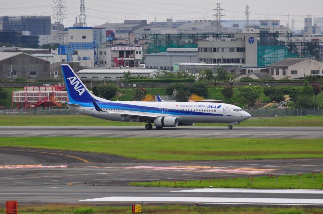 Boeing 737-800 (JA75AN)