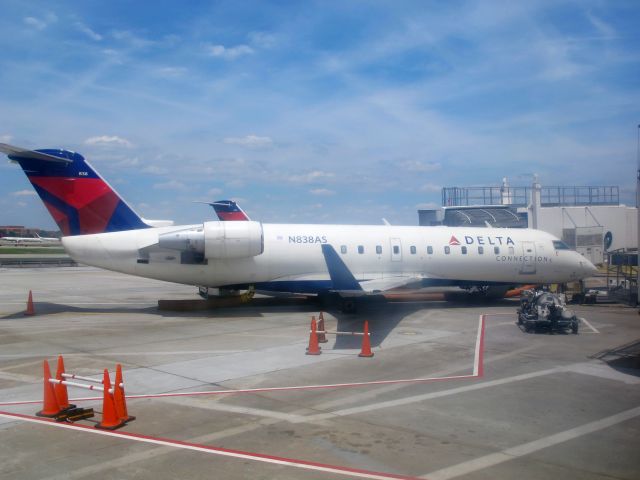 Canadair Regional Jet CRJ-200 (N838AS)