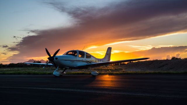 Cirrus SR-22 (N811LT)