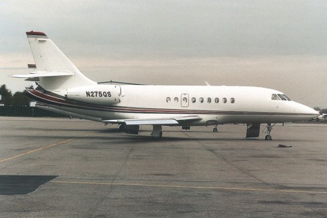 Dassault Falcon 2000 (N275QS) - Parked on the Atlantic Aviation ramp in Mar-06.br /br /Reregistered N229DA 27-Nov-10,br /then N717FM 6-Mar-17,br /then exported to Guernsey 13-Aug-20 as 2-OOOX.