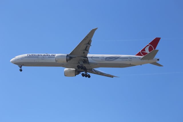 BOEING 777-300ER (TC-JJF)