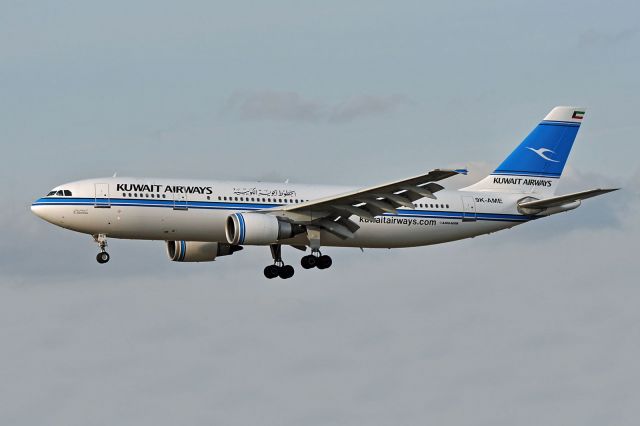 Airbus A300F4-200 (9K-AME)