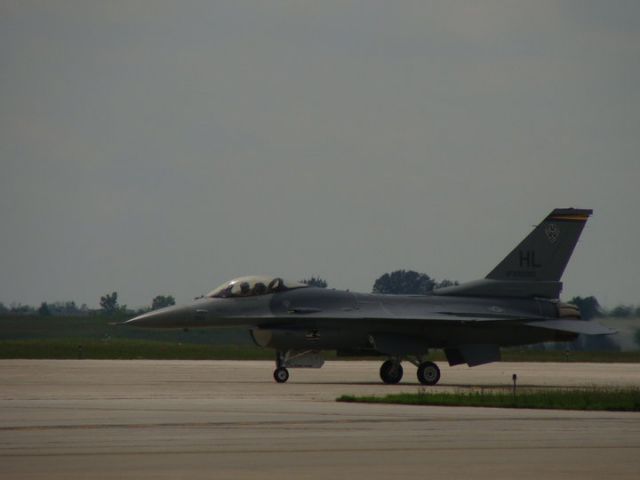 Lockheed F-16 Fighting Falcon —