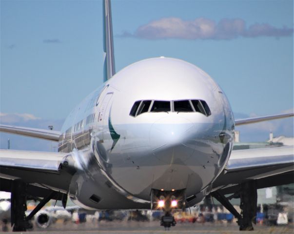 BOEING 777-300ER (B-KQA)