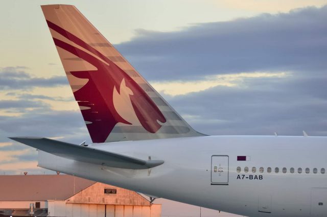 BOEING 777-300ER (A7-BAB)