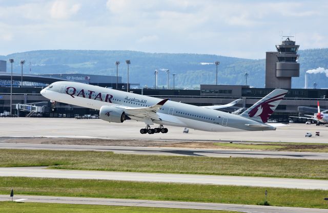 Airbus A350-900 (A7-AMI)