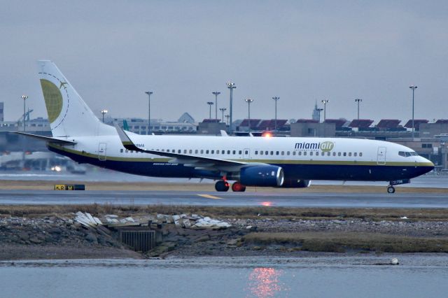 Boeing 737-800 (N738MA)